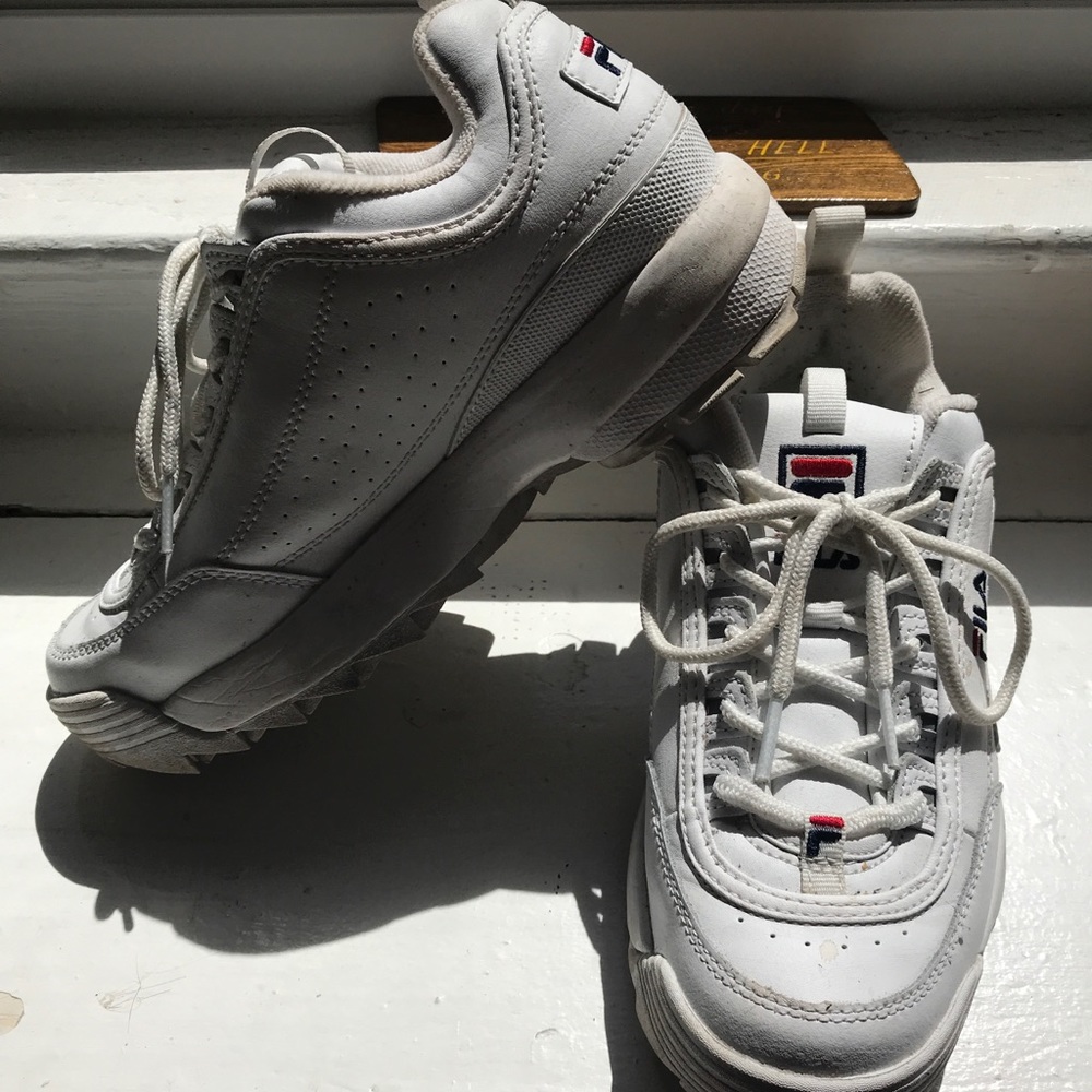 Women’s Fila tennis shoes